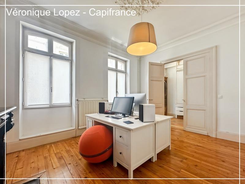 Maison - 252 m² - 10 pièces