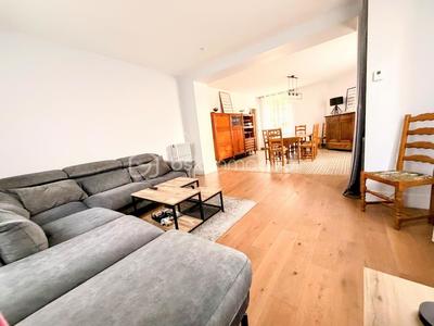 Maison - 289 m² - 12 pièces