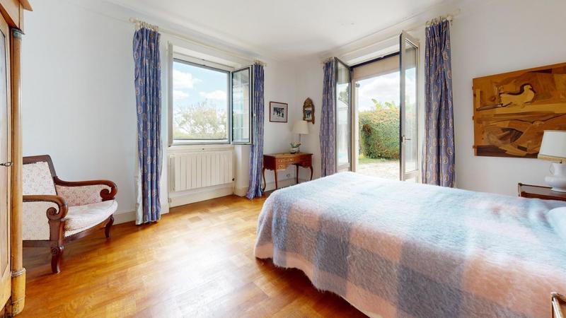 Maison - 320 m² - 8 pièces