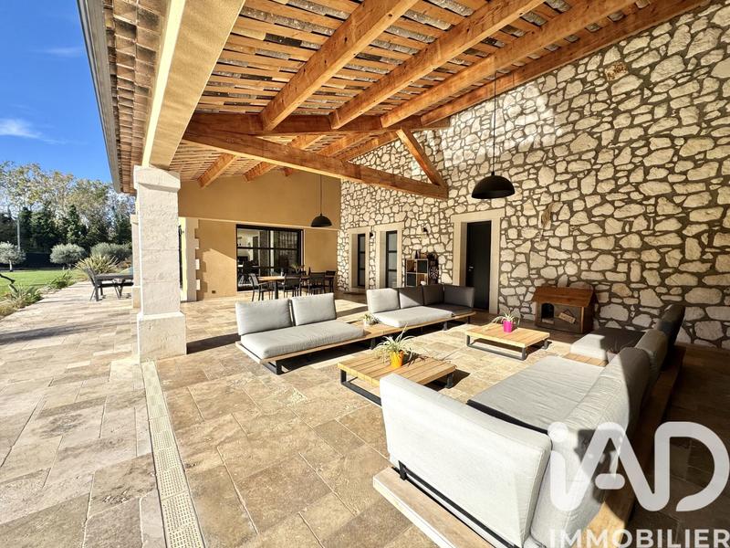 Maison - 205 m² - 6 pièces