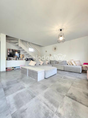 Maison - 94 m² - 4 pièces