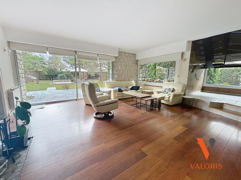 Maison - 171 m² - 6 pièces