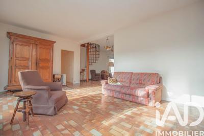 Maison - 230 m² - 7 pièces