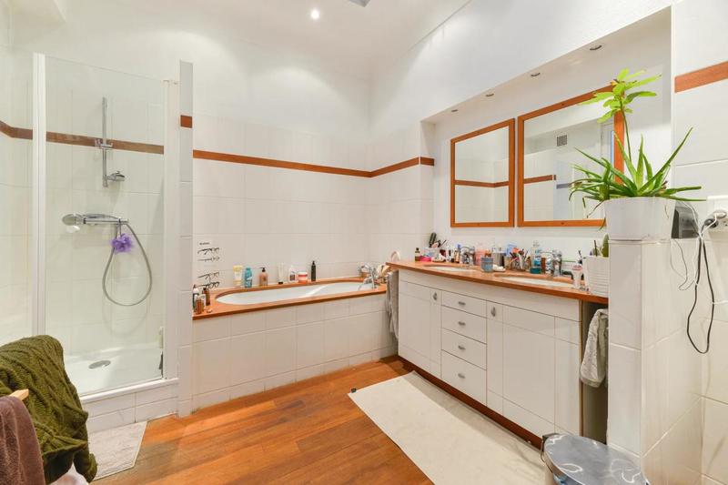 Appartement - 220 m² - 8 pièces