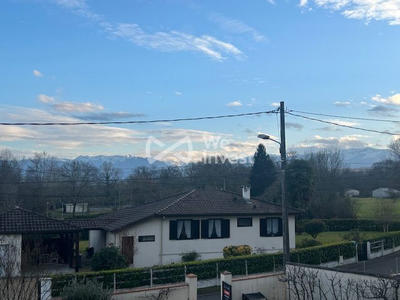 Maison - 200 m² - 7 pièces