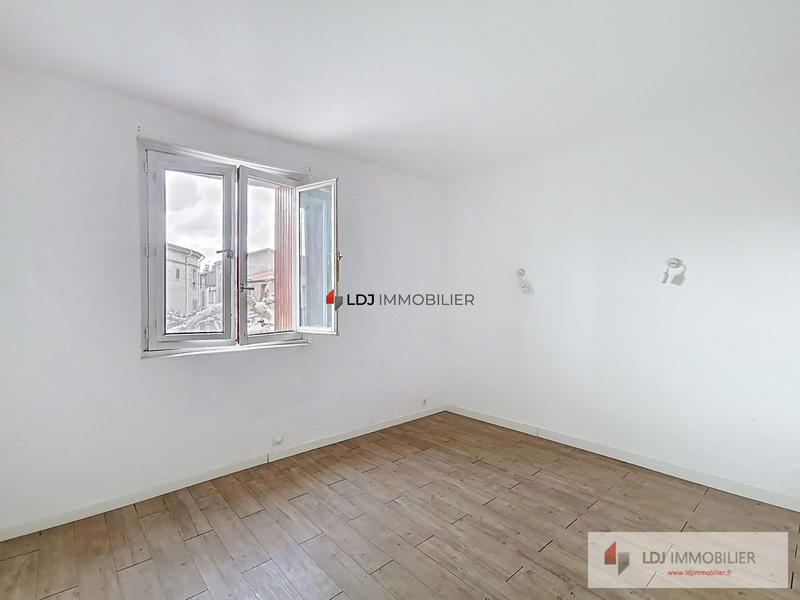 Maison - 180 m² - 8 pièces