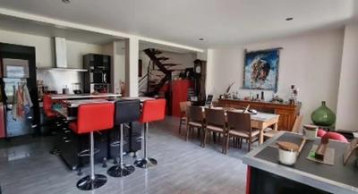 Maison - 206 m² - 7 pièces