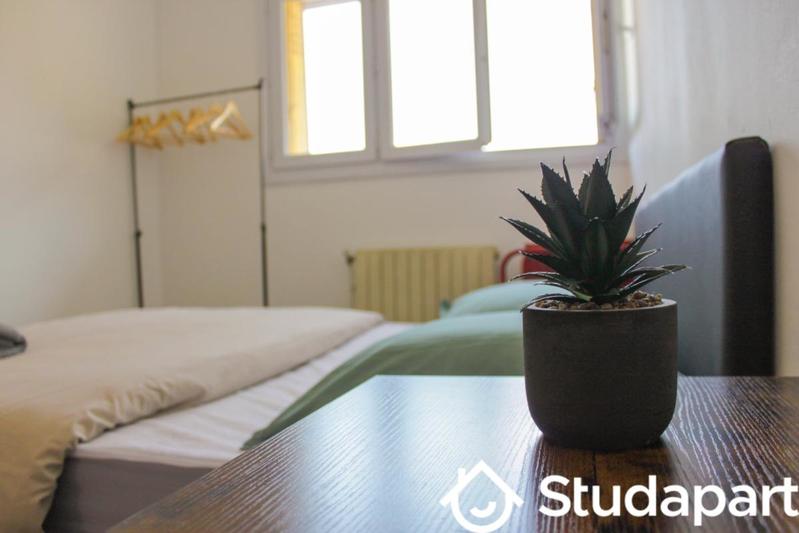 Chambre - 12 m² - 1 pièce