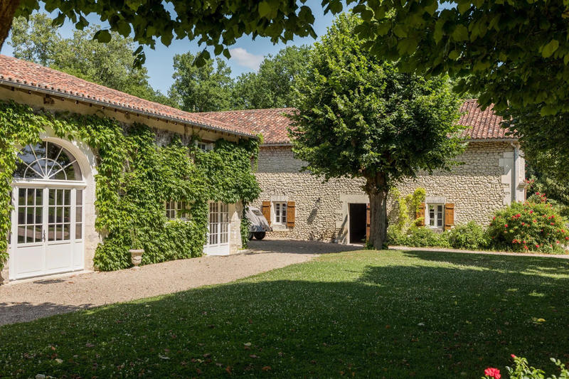 Maison - 509 m² - 12 pièces