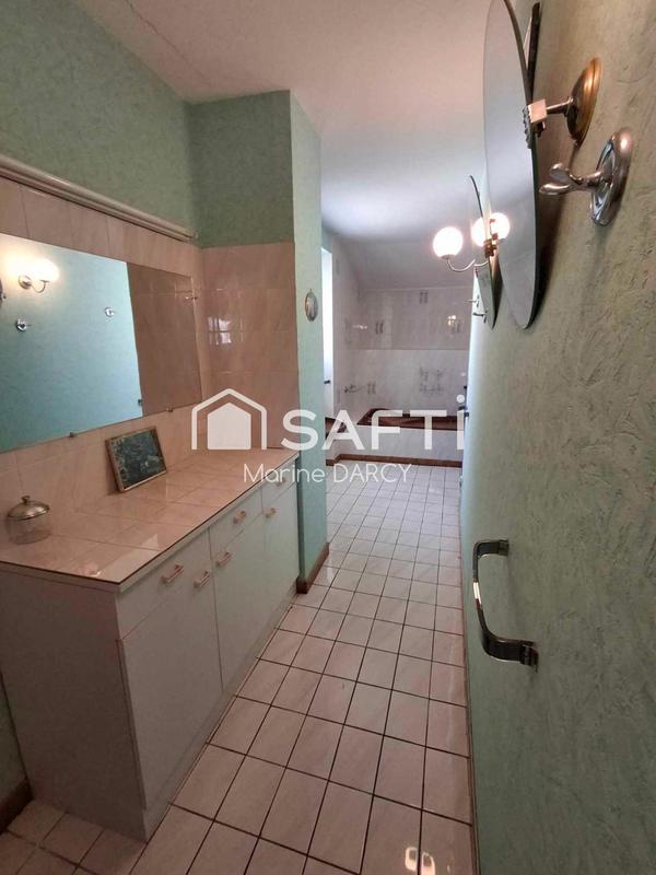 Maison - 220 m² - 13 pièces