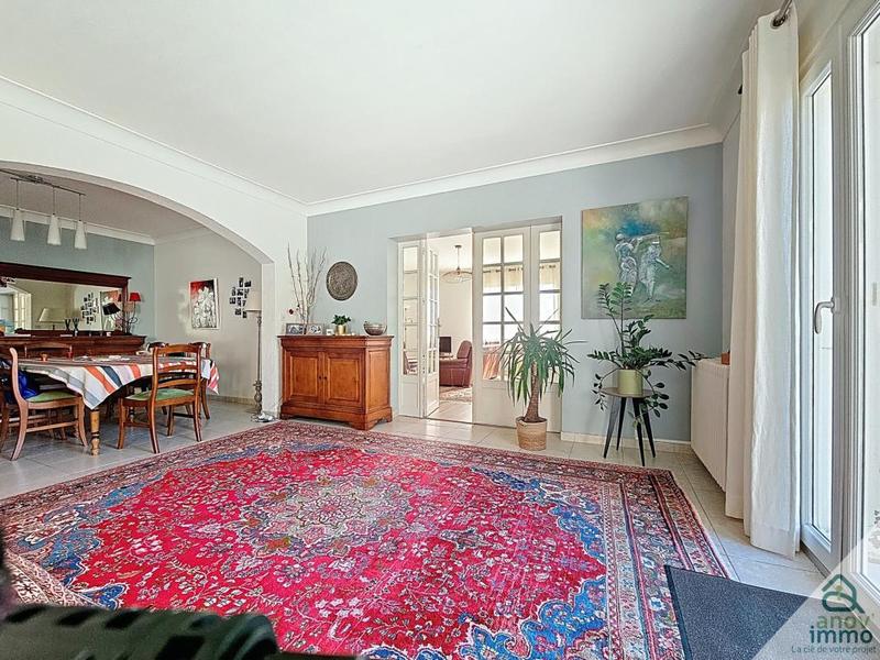 Maison - 422 m² - 12 pièces