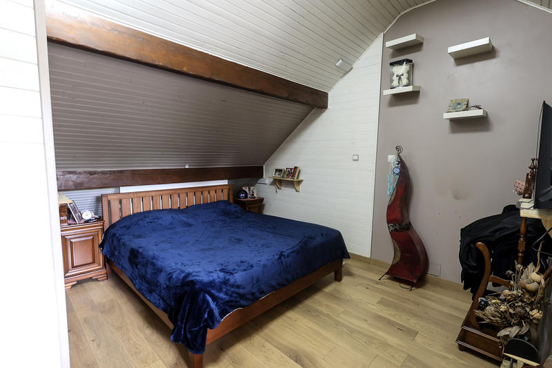 Maison - 230 m² - 7 pièces