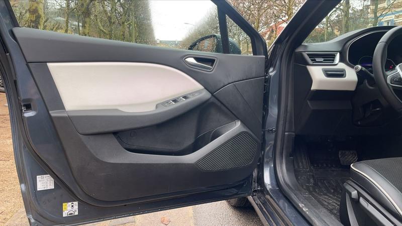 Renault Clio 1.6 E-Tech 140 Edc Intens