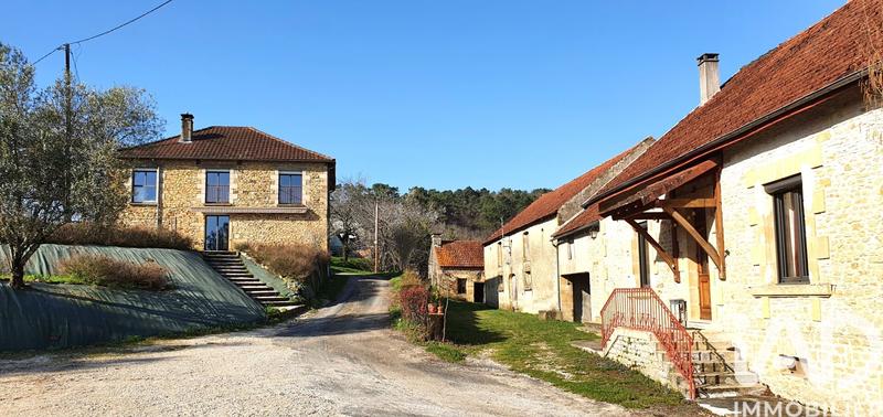 Maison - 332 m² - 12 pièces
