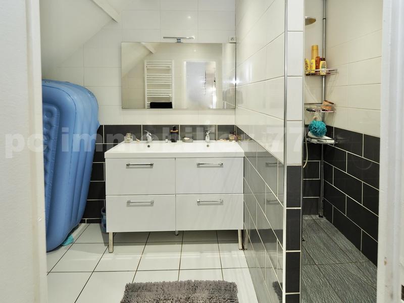 Propriété - 300 m² - 13 pièces