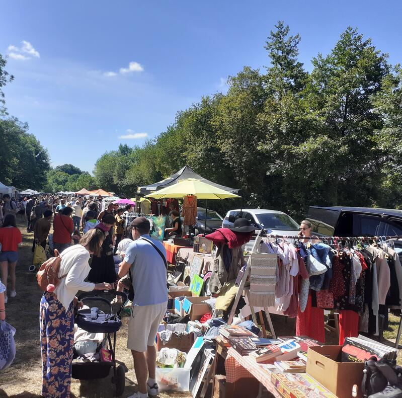 24ème vide-grenier du comité de jumelage
