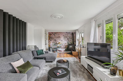 Maison - 221 m² - 6 pièces