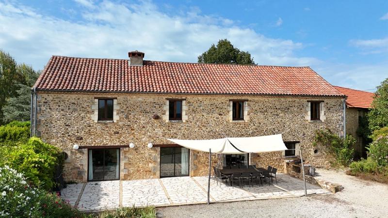 Maison - 440 m² - 13 pièces