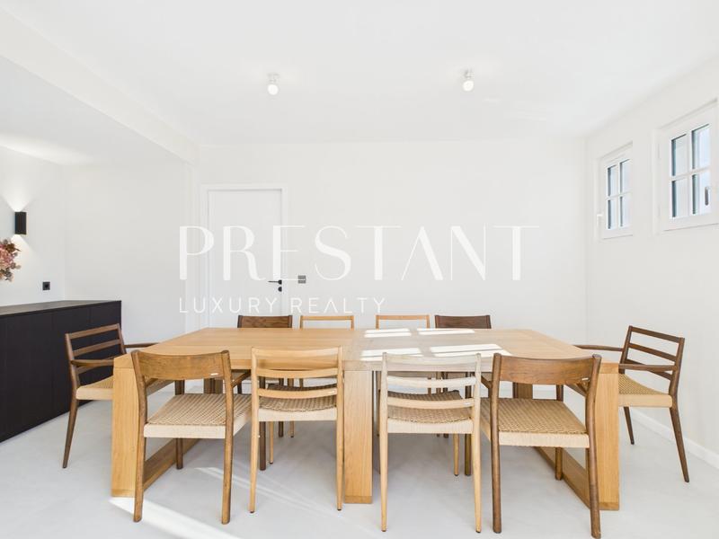 Maison - 290 m² - 8 pièces