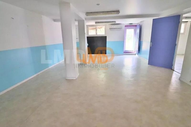 Local commercial - 236 m² - 4 pièces