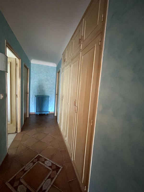 Maison - 274 m² - 12 pièces