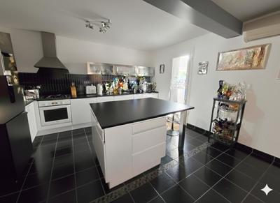 Maison - 95 m² - 4 pièces