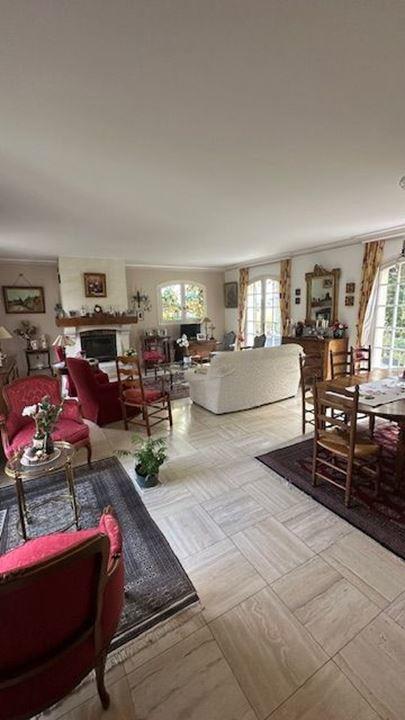 Propriété - 200 m² - 8 pièces