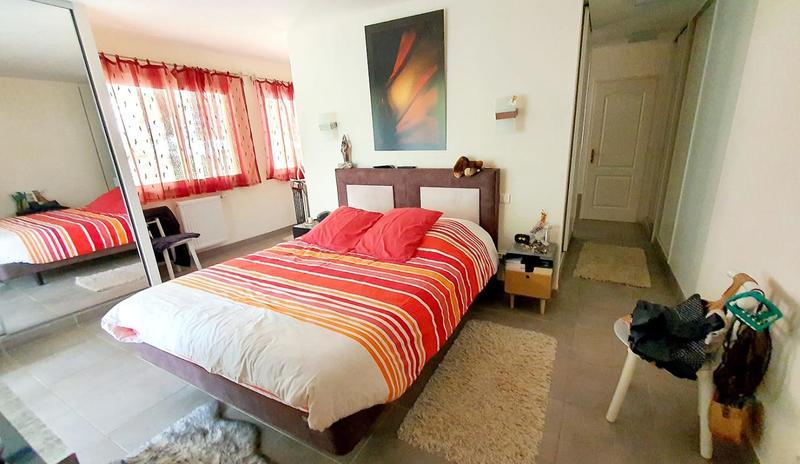 Demeure - 320 m² - 8 pièces