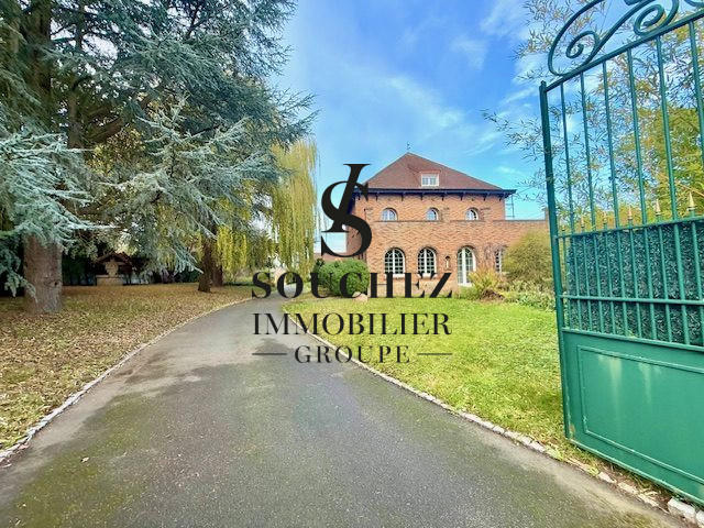 Maison - 352 m² - 10 pièces