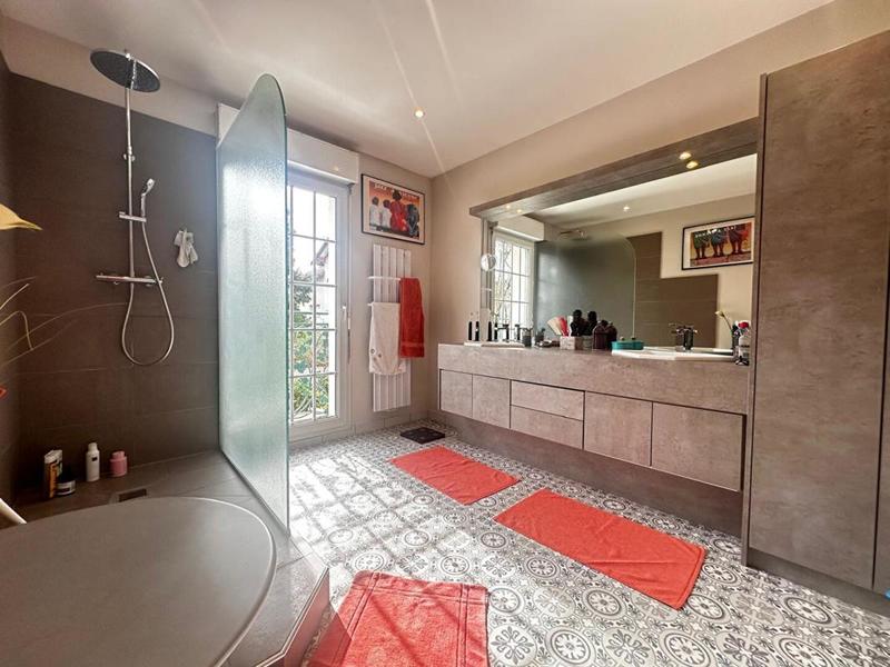 Maison - 142 m² - 5 pièces