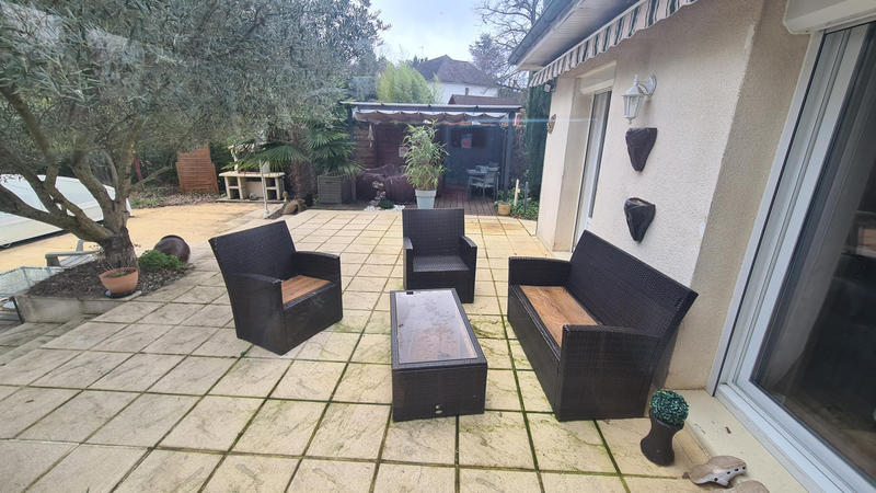 Maison - 202 m² - 7 pièces