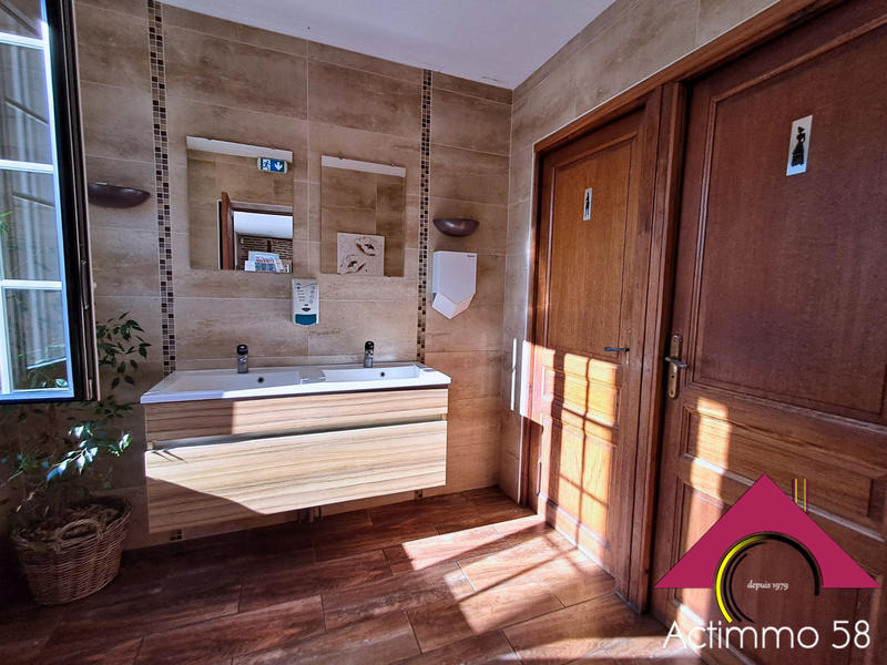 Fonds de commerce - Magasins - 1 080 m²