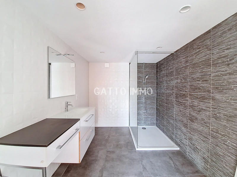 Villa - 311 m² - 7 pièces