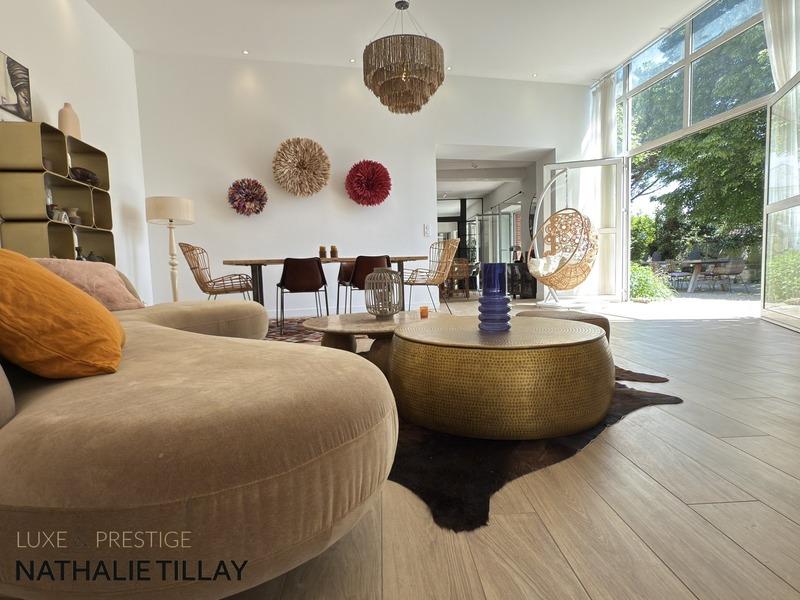 Maison - 380 m² - 11 pièces