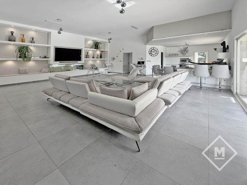 Maison d'architecte - 250 m² - 7 pièces