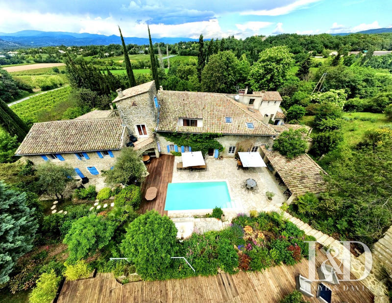 Bastide - 1 400 m² - 38 pièces