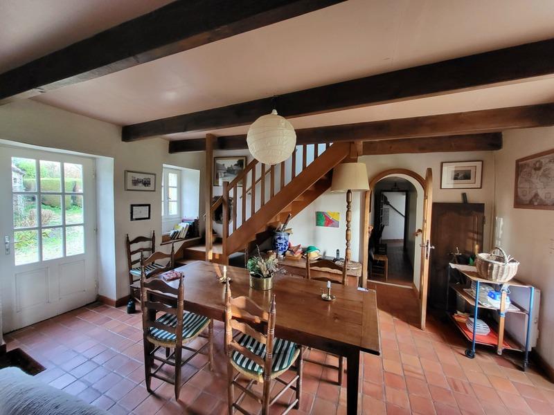 Maison - 170 m² - 12 pièces