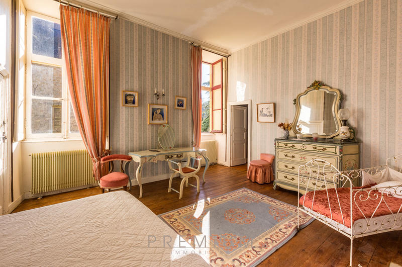 Demeure - 890 m² - 27 pièces