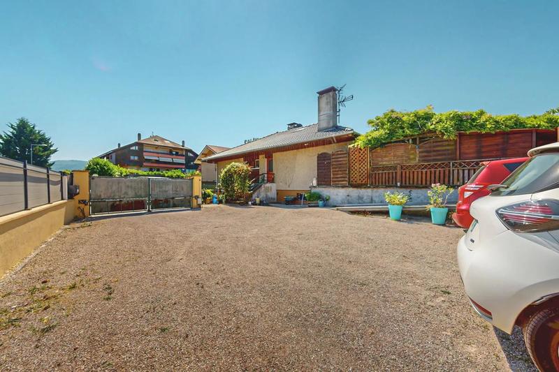 Maison - 290 m² - 9 pièces