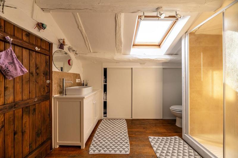 Maison - 263 m² - 8 pièces