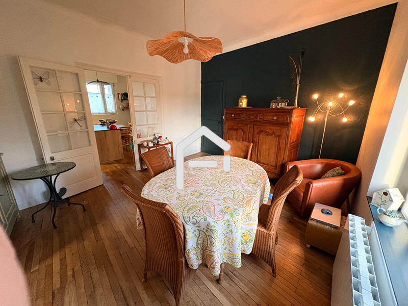 Maison - 180 m² - 6 pièces