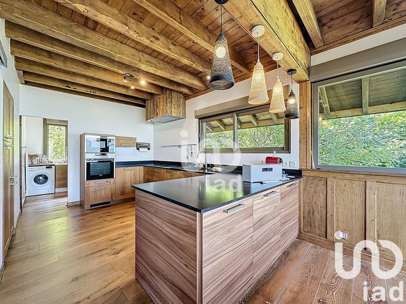 Maison - 332 m² - 8 pièces