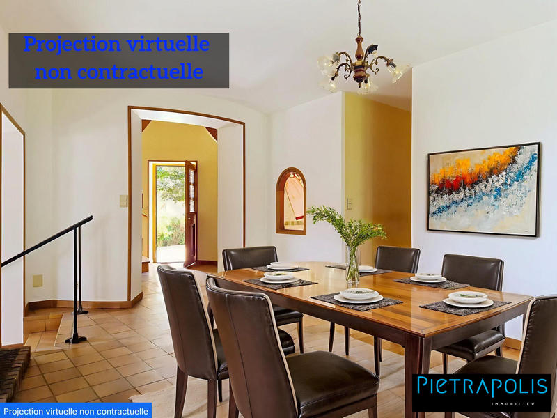 Maison traditionnelle - 222 m² - 8 pièces