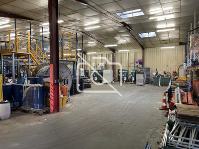 Entrepôt - 1 280 m²