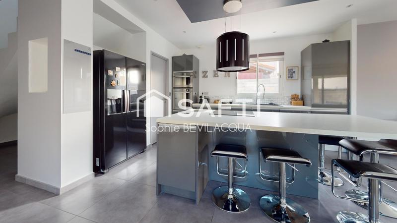 Maison - 145 m² - 5 pièces