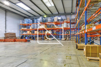 Entrepôt - 1 998 m²