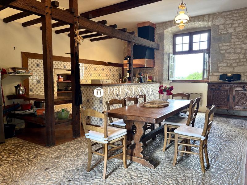 Château - 422 m² - 9 pièces