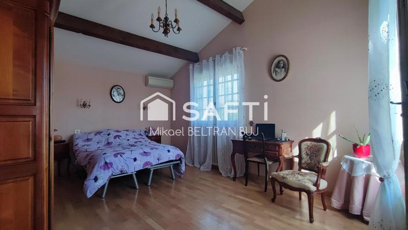 Maison - 250 m² - 8 pièces