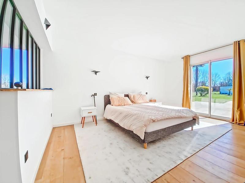 Maison - 220 m² - 7 pièces