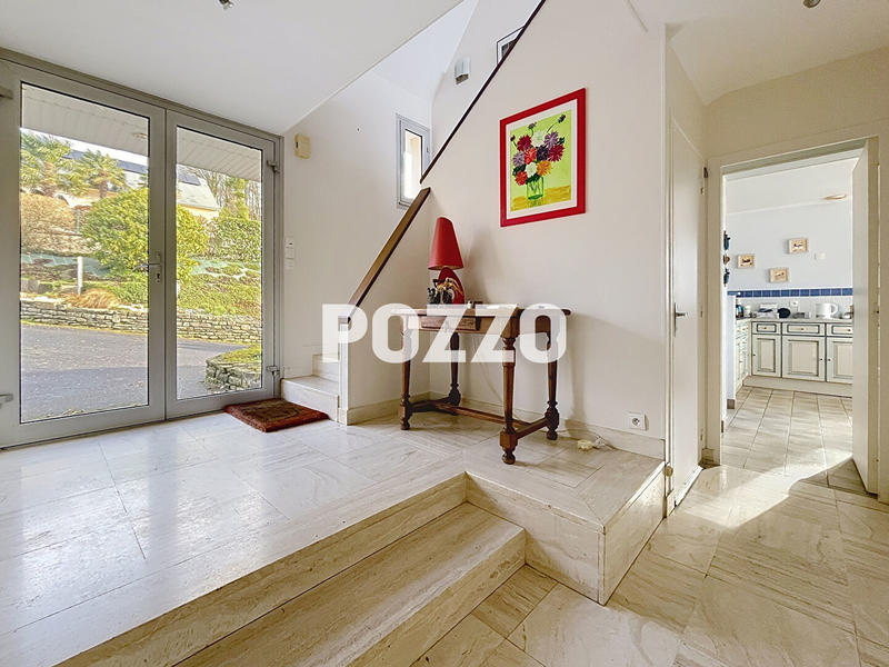 Maison - 177 m² - 9 pièces